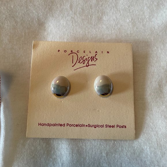 Porcelain, hand painted earrings Never worn - Picture 3 of 5